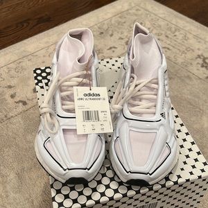 NEW in box never worn ADIDAS by Stella McCartney White Ultraboost 22 Sneakers